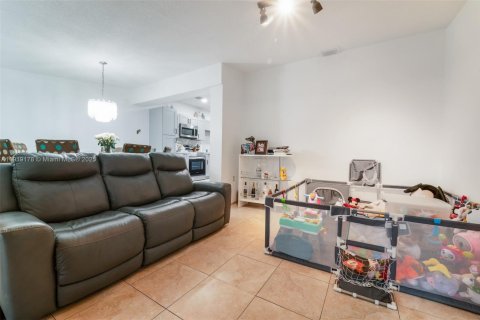 Купить виллу или дом в Майами, Флорида 3 спальни, 217.95м2, № 1974814 - фото 7