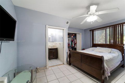 Купить виллу или дом в Майами, Флорида 3 спальни, 217.95м2, № 1974814 - фото 10
