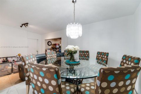 Купить виллу или дом в Майами, Флорида 3 спальни, 217.95м2, № 1974814 - фото 5