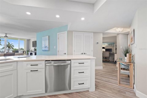Condominio en venta en Saint Petersburg, Florida, 2 dormitorios, 116.59 m2 № 1823091 - foto 14