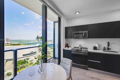 Condo in Miami, Florida, 1 bedroom  № 1713824 - photo 8