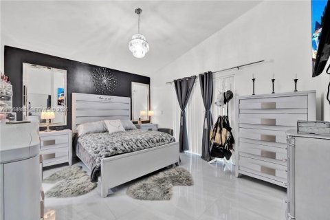 Снять в аренду виллу или дом в Майами, Флорида 4 спальни, 131.09м2, № 2017807 - фото 8