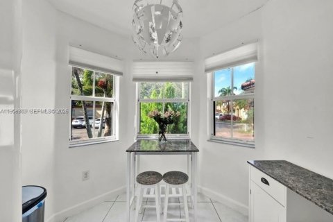 Снять в аренду виллу или дом в Майами, Флорида 4 спальни, 131.09м2, № 2017807 - фото 5