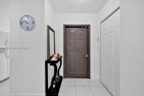 Снять в аренду виллу или дом в Майами, Флорида 4 спальни, 131.09м2, № 2017807 - фото 3