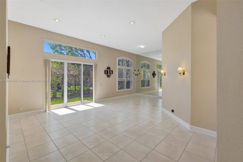 House in Coral Springs, Florida 5 bedrooms, 304.81 sq.m. № 1743984 - photo 7