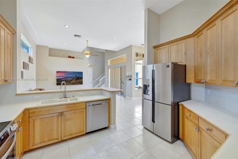 House in Coral Springs, Florida 5 bedrooms, 304.81 sq.m. № 1743984 - photo 14