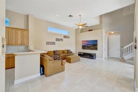 House in Coral Springs, Florida 5 bedrooms, 304.81 sq.m. № 1743984 - photo 13