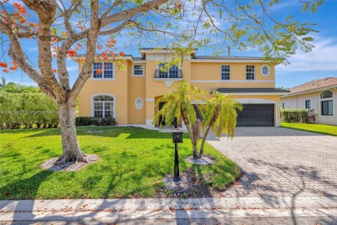 House in Coral Springs, Florida 5 bedrooms, 304.81 sq.m. № 1743984 - photo 3