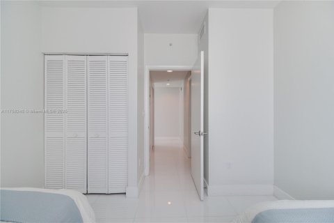 Condo in Miami, Florida, 2 bedrooms № 2183147 - photo 17