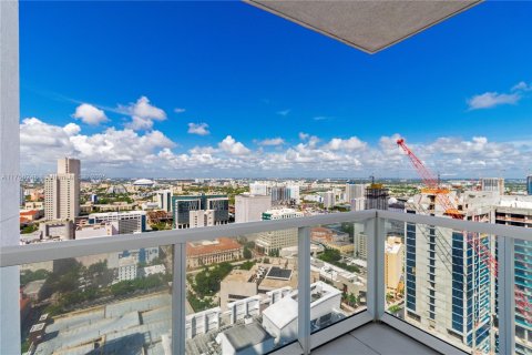 Condo in Miami, Florida, 2 bedrooms № 2183147 - photo 3