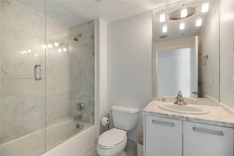 Condo in Miami, Florida, 2 bedrooms № 2183147 - photo 14