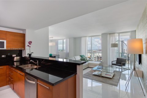 Condo in Miami, Florida, 2 bedrooms № 2183147 - photo 5