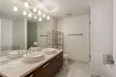 Condo in Miami, Florida, 2 bedrooms № 2183147 - photo 21