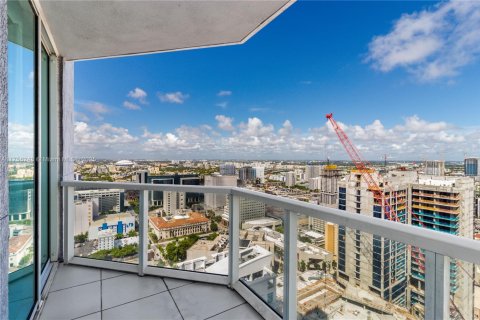 Condo in Miami, Florida, 2 bedrooms № 2183147 - photo 4