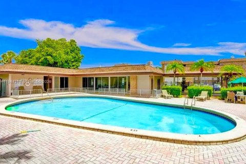 Copropriété à vendre à Davie, Floride: 2 chambres, 79.52 m2 № 2089321 - photo 11