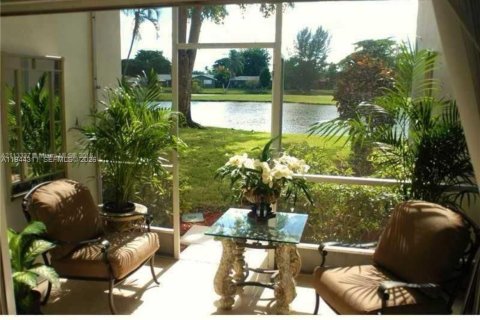 Condominio en Davie, Florida, 2 dormitorios  № 2089321