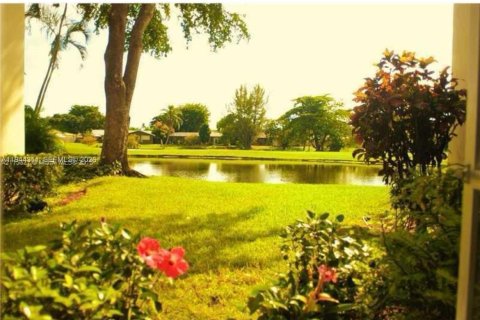 Copropriété à vendre à Davie, Floride: 2 chambres, 79.52 m2 № 2089321 - photo 2