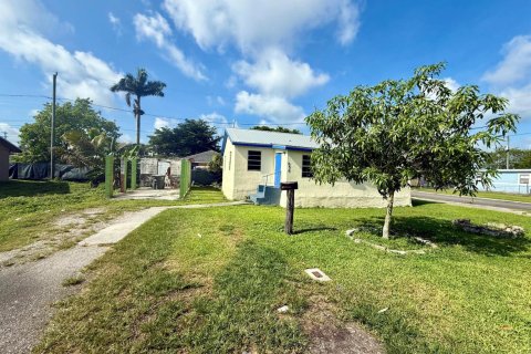 House in Belle Glade, Florida 3 bedrooms, 98.48 sq.m. № 2179550 - photo 3
