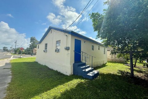 House in Belle Glade, Florida 3 bedrooms, 98.48 sq.m. № 2179550 - photo 21