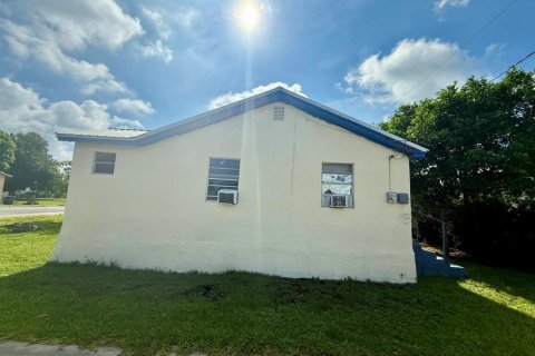 House in Belle Glade, Florida 3 bedrooms, 98.48 sq.m. № 2179550 - photo 20