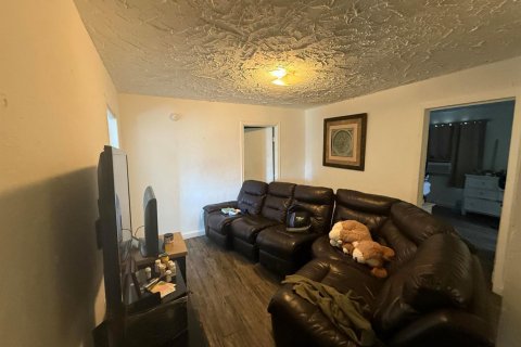 House in Belle Glade, Florida 3 bedrooms, 98.48 sq.m. № 2179550 - photo 7