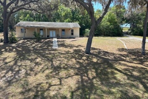 House in Eustis, Florida 6 bedrooms, 471.11 sq.m. № 1628508 - photo 20