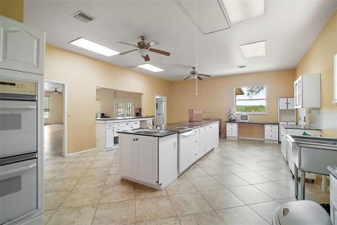 House in Eustis, Florida 6 bedrooms, 471.11 sq.m. № 1628508 - photo 23
