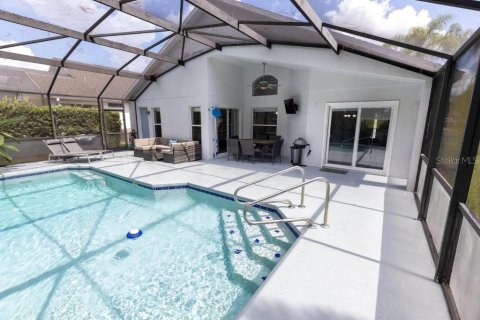 House in Haines City, Florida 4 bedrooms, 143.63 sq.m. № 1886985 - photo 2