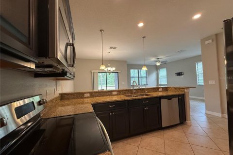 Touwnhouse à louer à Wesley Chapel, Floride: 3 chambres, 167.32 m2 № 2167648 - photo 12