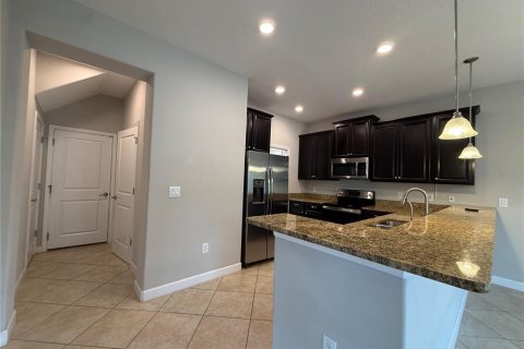 Touwnhouse à louer à Wesley Chapel, Floride: 3 chambres, 167.32 m2 № 2167648 - photo 13