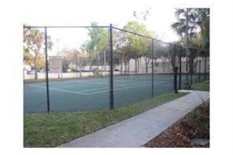 Copropriété à louer à Fort Lauderdale, Floride: 2 chambres, 79.71 m2 № 2078701 - photo 13