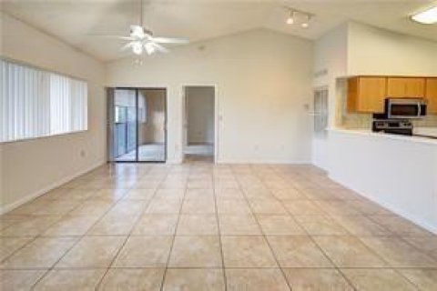 Copropriété à louer à Fort Lauderdale, Floride: 2 chambres, 79.71 m2 № 2078701 - photo 6