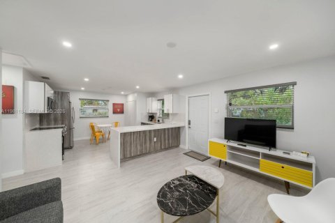 House in Miami, Florida 2 bedrooms, 78.5 sq.m. № 2043121