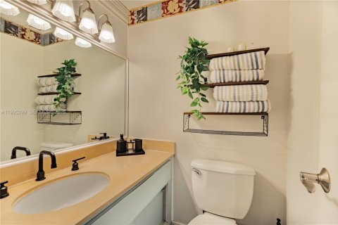 Купить кондоминиум в Санни-Айлс-Бич, Флорида 1 спальня, 70.79м2, № 1984562 - фото 14