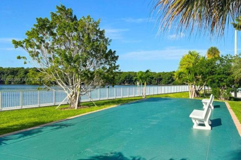 Купить кондоминиум в Санни-Айлс-Бич, Флорида 1 спальня, 70.79м2, № 1984562 - фото 20