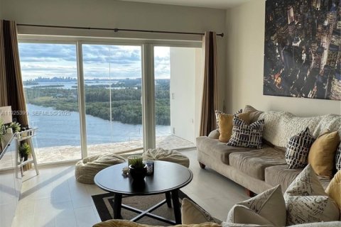 Condominio en venta en Sunny Isles Beach, Florida, 1 dormitorio, 70.79 m2 № 1984562 - foto 7