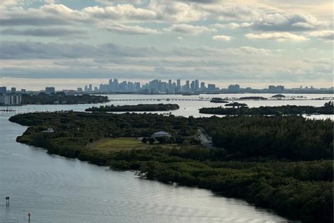 Condominio en venta en Sunny Isles Beach, Florida, 1 dormitorio, 70.79 m2 № 1984562 - foto 3