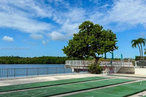 Купить кондоминиум в Санни-Айлс-Бич, Флорида 1 спальня, 70.79м2, № 1984562 - фото 19