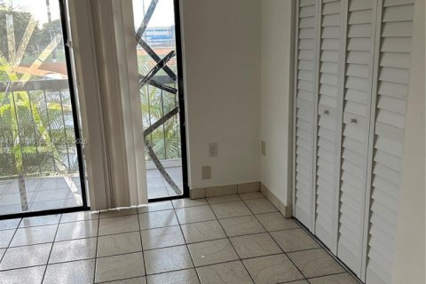 Copropriété à vendre à Hialeah, Floride: 1 chambre, 49.05 m2 № 2044561 - photo 5