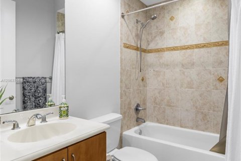 Copropriété à vendre à Sunrise, Floride: 2 chambres, 162.86 m2 № 2301494 - photo 19