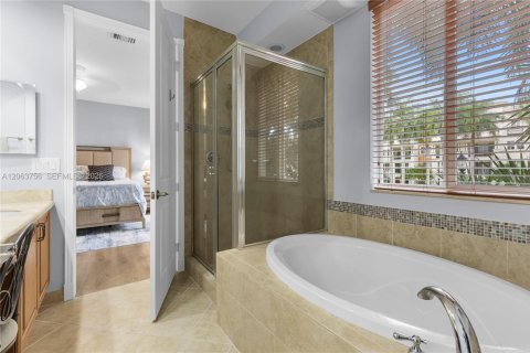 Copropriété à vendre à Sunrise, Floride: 2 chambres, 162.86 m2 № 2301494 - photo 15
