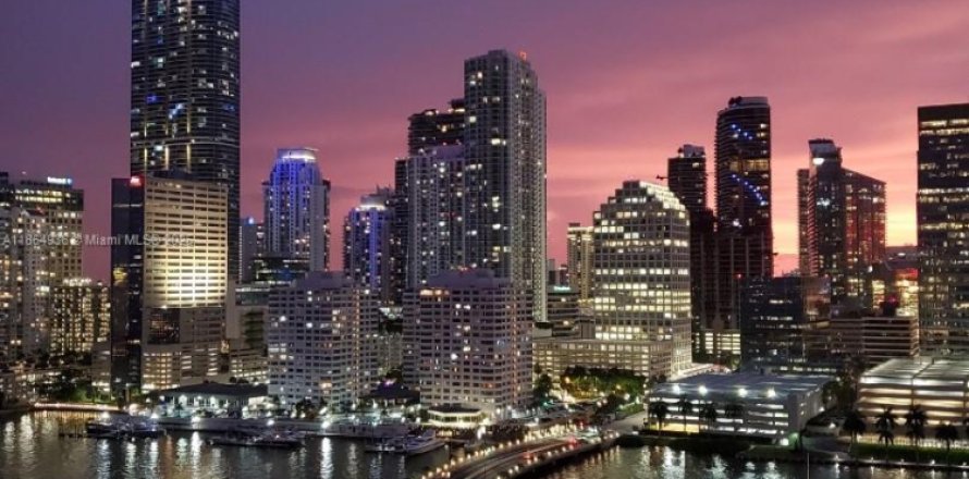 Condo in Miami, Florida, 2 bedrooms № 1895501