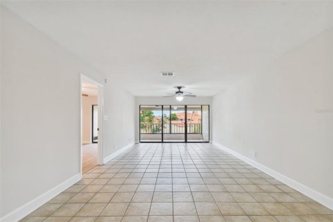 Copropriété à louer à Saint Petersburg, Floride: 2 chambres, 113.34 m2 № 2115545 - photo 18