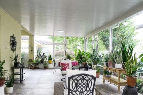 Villa ou maison à louer à Miramar, Floride: 3 chambres, 196.4 m2 № 2006217 - photo 12