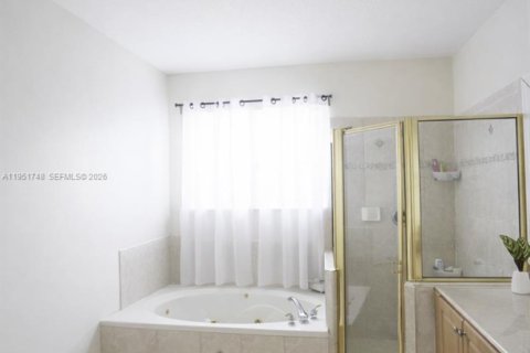 Villa ou maison à louer à Miramar, Floride: 3 chambres, 196.4 m2 № 2006217 - photo 8