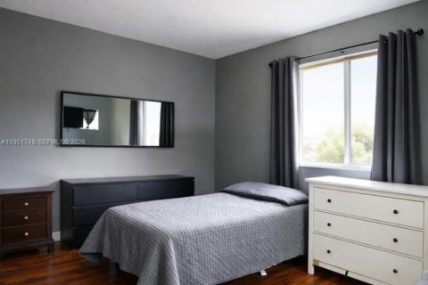 Villa ou maison à louer à Miramar, Floride: 3 chambres, 196.4 m2 № 2006217 - photo 9