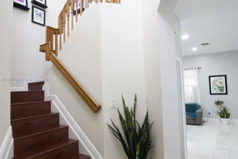 Villa ou maison à louer à Miramar, Floride: 3 chambres, 196.4 m2 № 2006217 - photo 2