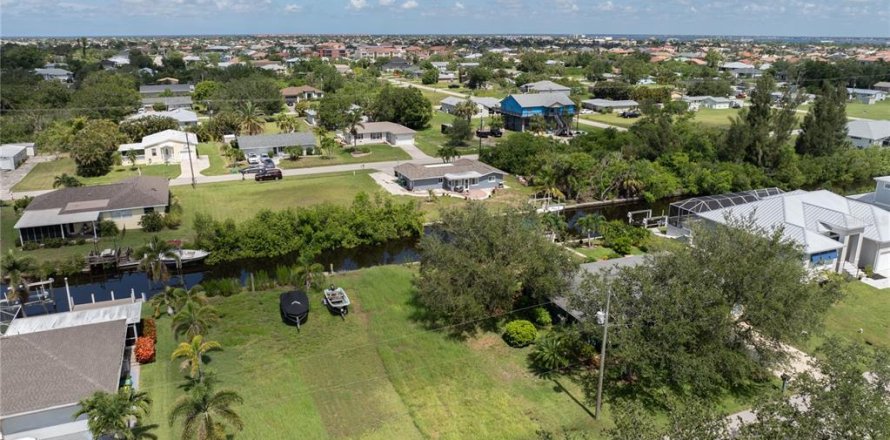 Land in Punta Gorda, Florida № 1808855