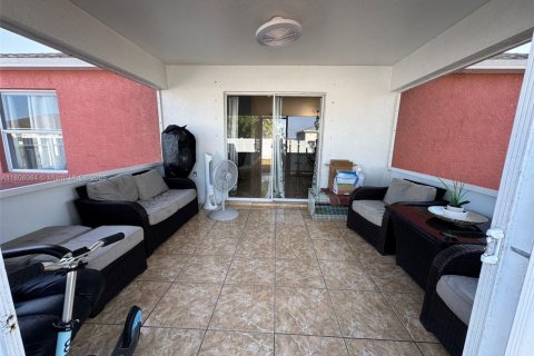 House in Cape Coral, Florida 3 bedrooms, 123.75 sq.m. № 1747966 - photo 7