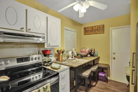 Condo in Miami, Florida, 1 bedroom  № 358638 - photo 21